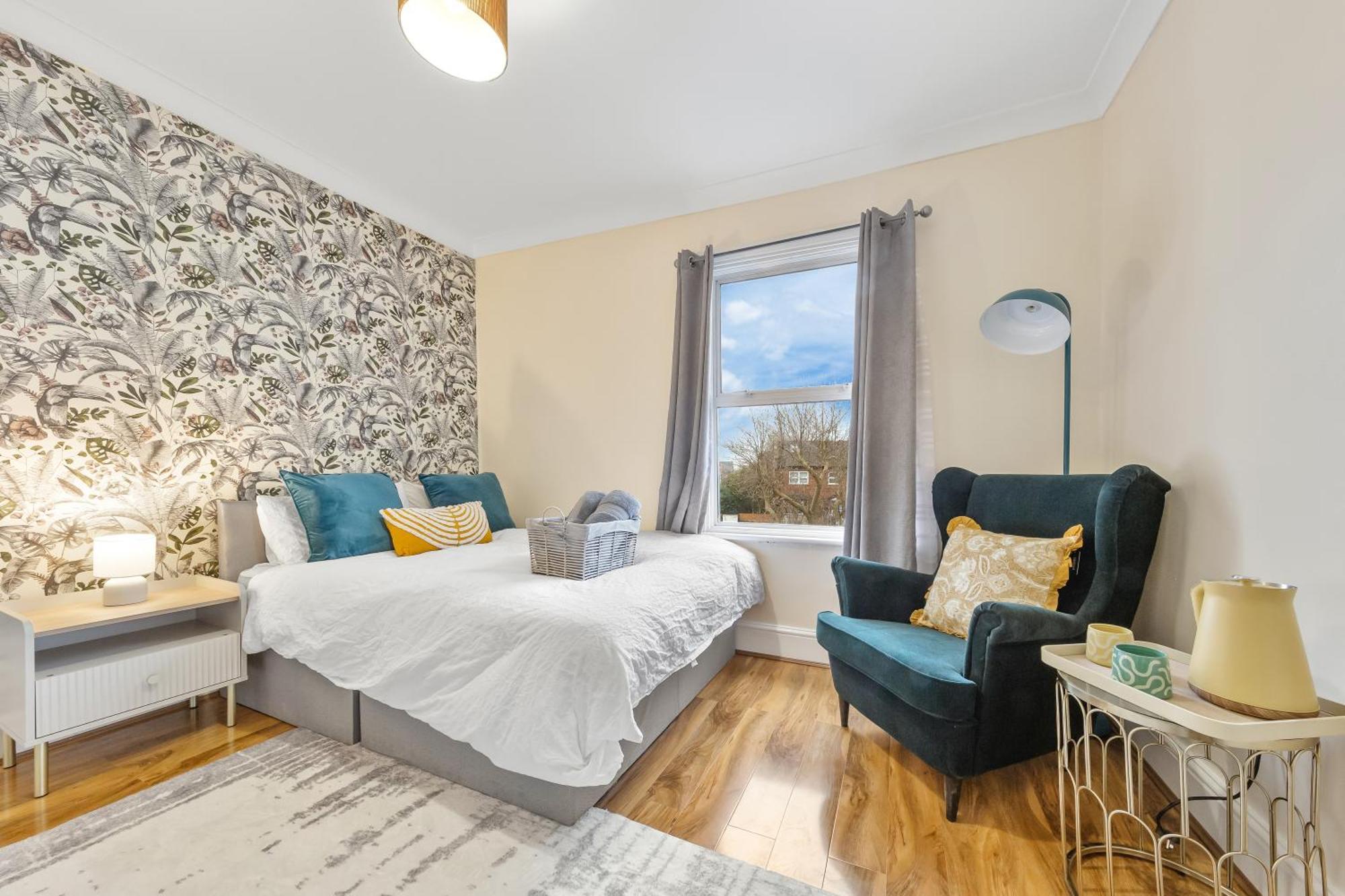 Habitación en casa particular Charming 3br Near Tube - Walk To Cafes, Lloyd Park - Copeland 3br Combo Londres