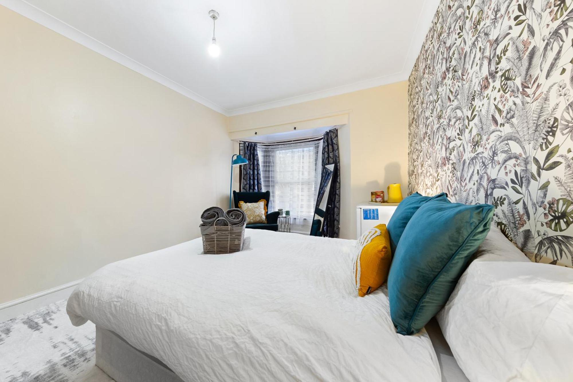 Charming 3br Near Tube - Walk To Cafes, Lloyd Park - Copeland 3br Combo Habitación en casa particular *