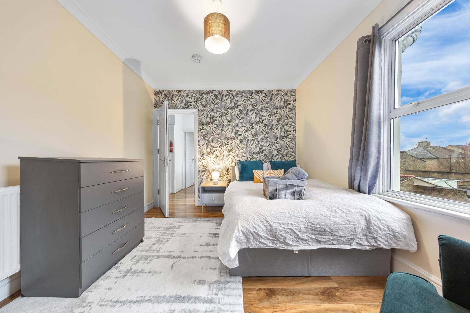 Charming 3br Near Tube - Walk To Cafes, Lloyd Park - Copeland 3br Combo Habitación en casa particular