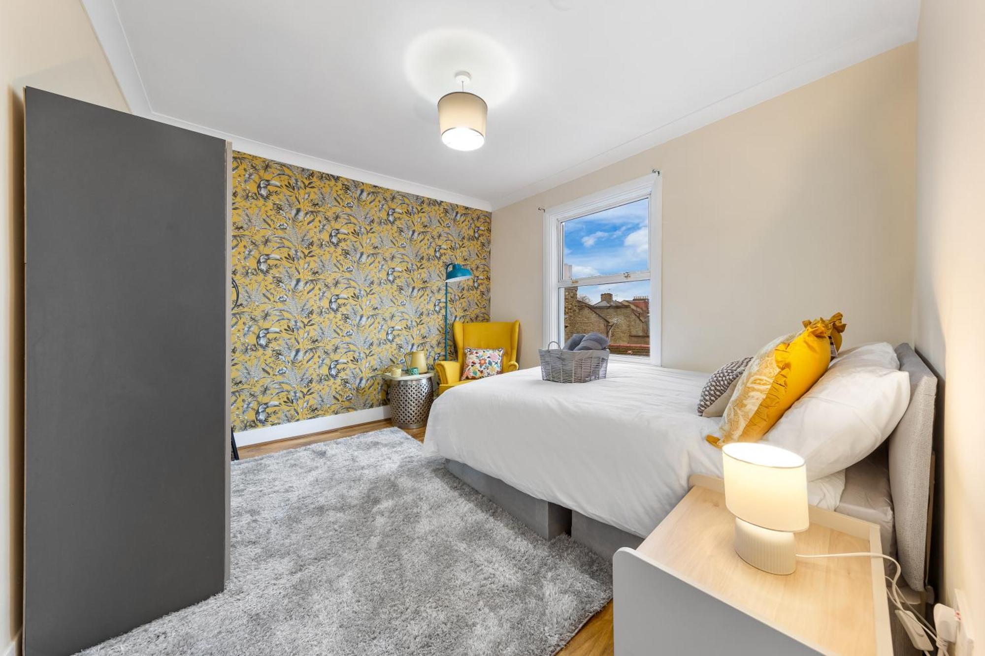 Habitación en casa particular Charming 3br Near Tube - Walk To Cafes, Lloyd Park - Copeland 3br Combo